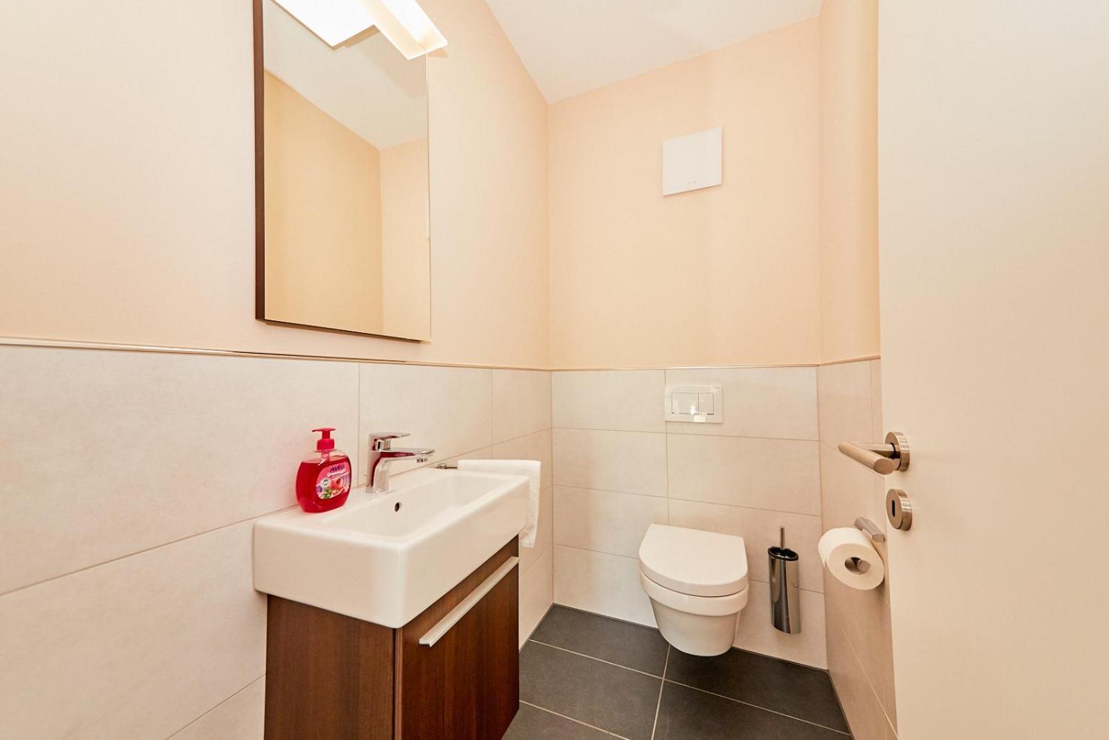 Traumblick Burg Apartment แบร์นคาสเทล-คืสท์ ภายนอก รูปภาพ